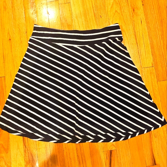 Columbia PFG Skirt - Picture 1 of 5